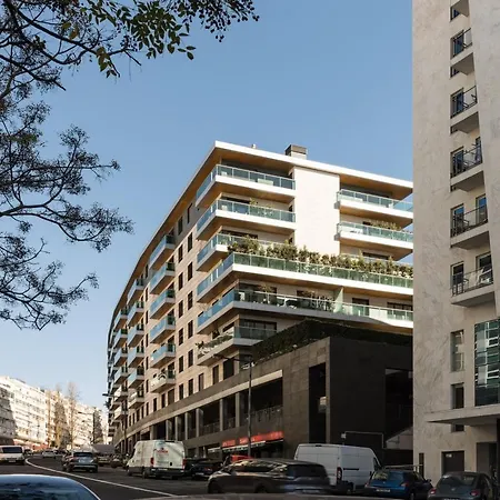 Galera - 2 Bedrooms, Pool And Gym In Lapa 리스본